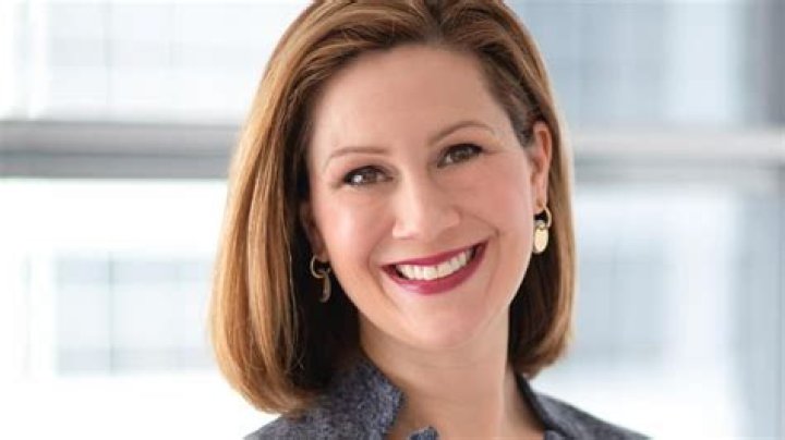 Leah McLean Net Worth