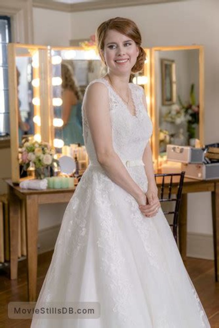 Leanne Lapp Height, Weight, Net Worth, Age, Birthday, Wikipedia, Who, Instagram, Biography