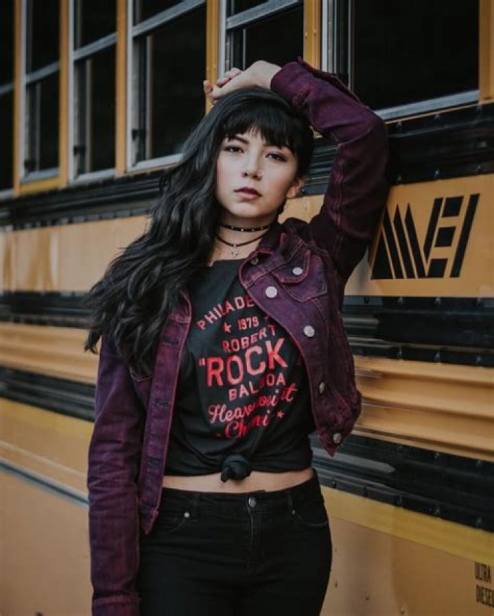 Lindsay Navarro Net Worth