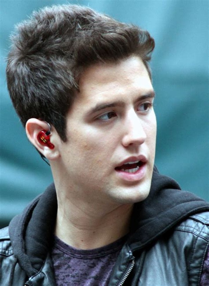 Logan Henderson Height, Weight, Body Measurements, Shoe Size