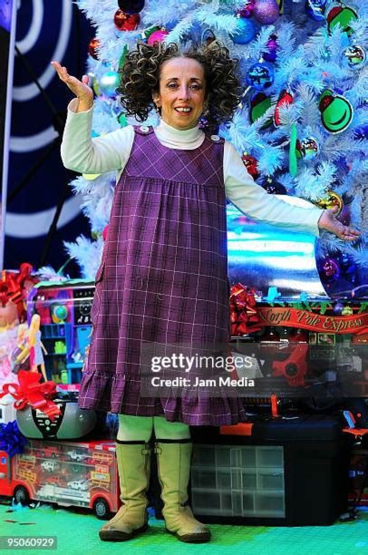 María Elena Saldaña Net Worth