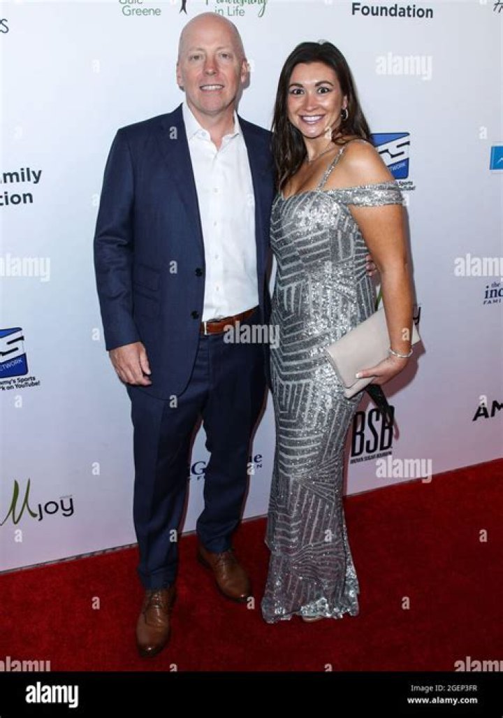 Meet The Family, Coach Mick Cronin Girlfriend or Wife Christine & Daughter