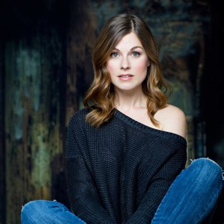 Meghan Heffern Net Worth, Earnings, Dating, Boyfriend, Breakpu, Wiki-Bio