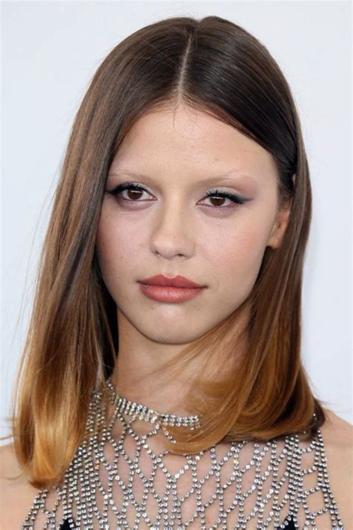 Mia Goth Height, Weight, Measurements, Bra Size, Shoe Size