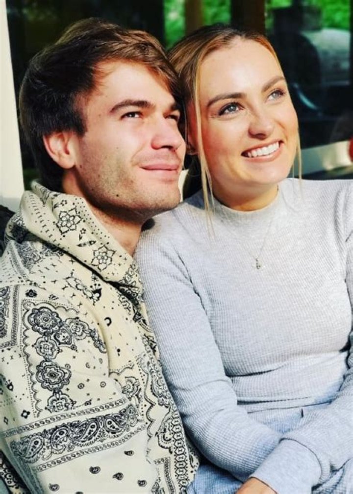 Molly Burke Boyfriend Name: Who is Molly Burke Dating?