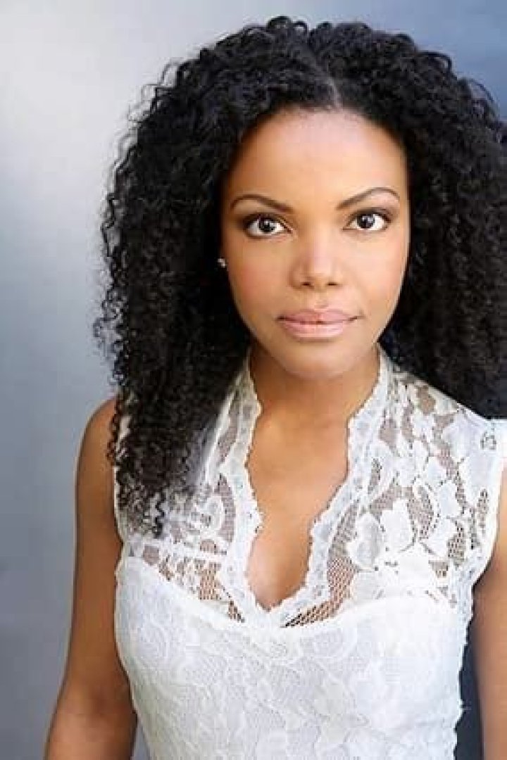 Nadège August Net Worth