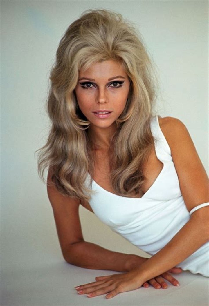 Nancy Sinatra Height, Weight, Measurements, Bra Size, Shoe Size