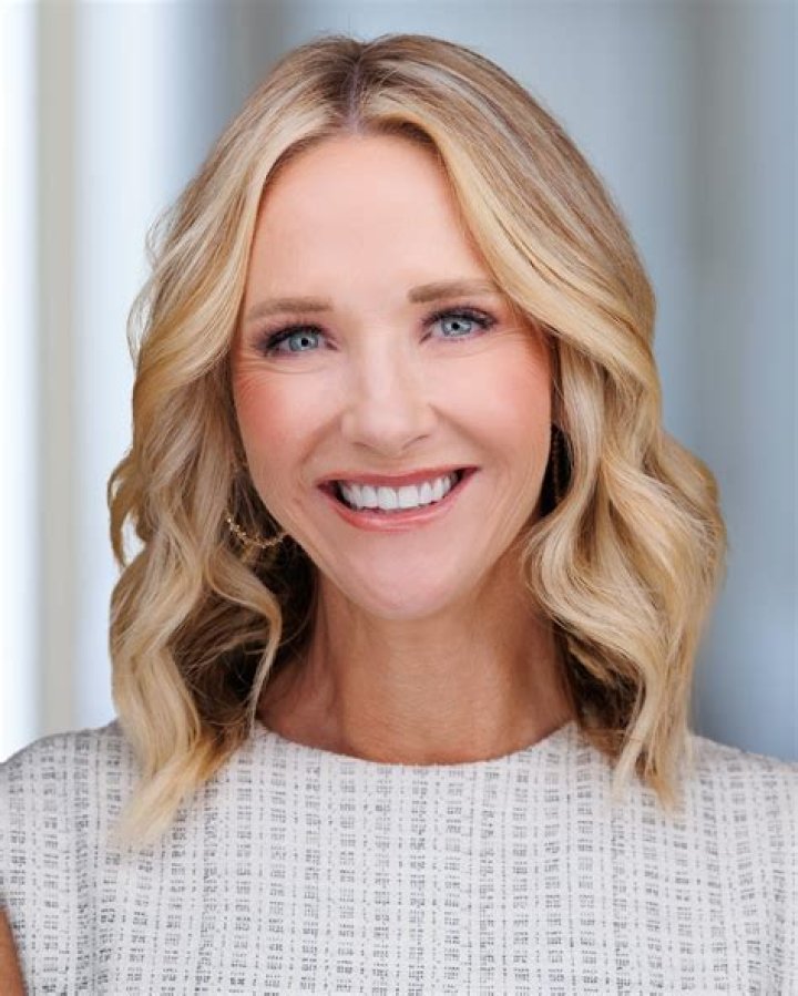 Nicea Degering ABC4: Bio, Wiki, Age, Family, Husband, Daughters, LDS Church, Exmormon and Salary