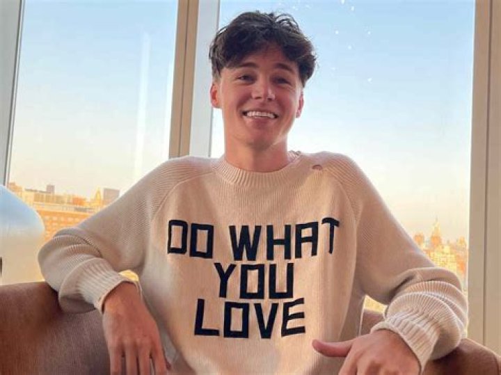 
Nick Austin Height, Weight, Net Worth, Age, Wiki, Who, Instagram, Biography 