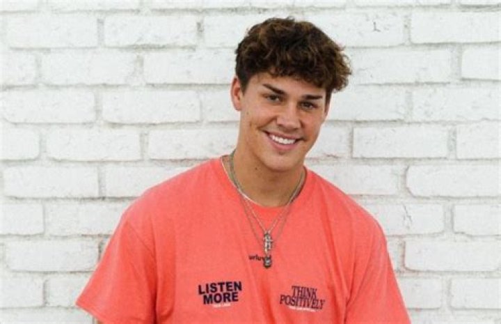 Noah Beck Height, Age and 8 Other Facts You Should Know About The TikTok Star