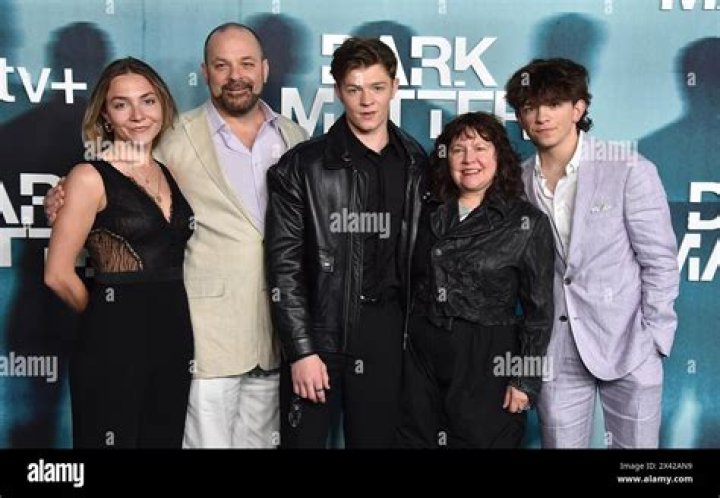 Oakes Fegley Bio, Age, Height, Parents, Girlfriend, Pete’s Dragon, Net Worth, Movies and TV Shows