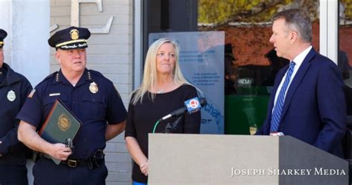 
Officer Who Is Paul Tracey Wife Kristin Tracey? Son Tyler And Daughter Danika 