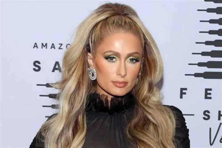 
Paris Hilton ‘Closes Out 2022’ with Updated Version of ‘Stars Are Blind’: ‘It Felt Right’ 