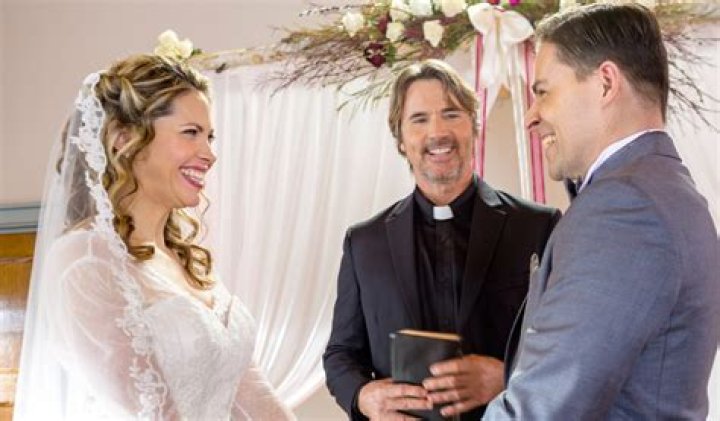 Pascale Hutton Age, Height, Married, Husband, Children and Net Worth