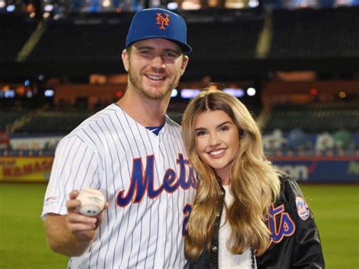 Pete Alonso Bio, Age, Wife, Home Runs, Bat, Cleats, Salary, and Net Worth