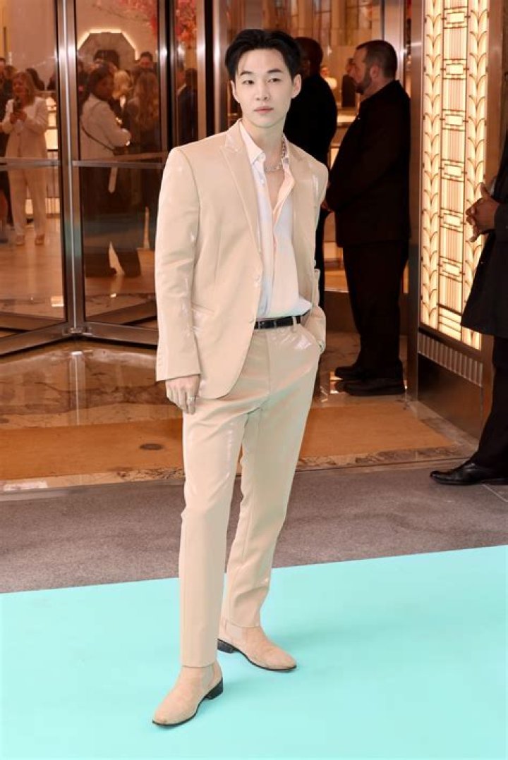 
Peti Lau Height, Weight, Net Worth, Age, Birthday, Wikipedia, Who, Nationality, Biography 