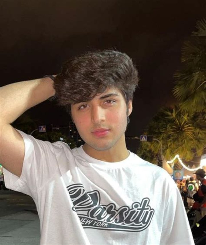 Raj Grover Height, Weight, Net Worth, Age, Birthday, Wikipedia, Who, Nationality, Biography