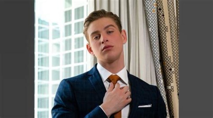 Reno Gold Height, Weight, Net Worth, Age, Birthday, Wikipedia, Who, Nationality, Biography