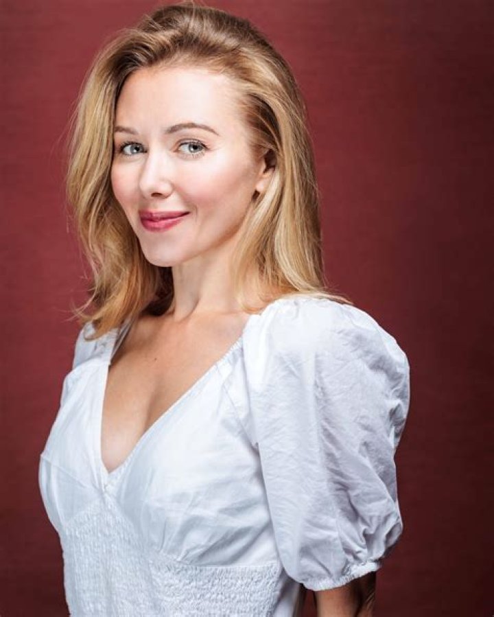 Sarah Alexandra Marks Height, Weight, Net Worth, Age, Birthday, Wikipedia, Who, Nationality, Biography