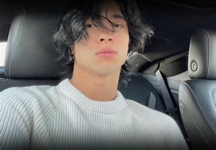 Sebastian Moy Height, Weight, Net Worth, Age, Birthday, Wikipedia, Who, Nationality, Biography