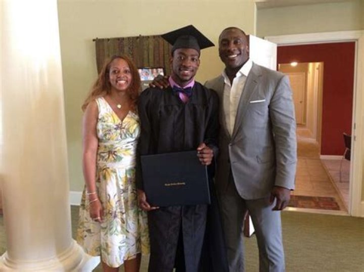 
Shaedon Sharpe Family Members, Does He Have Any Siblings? Everything To Know 