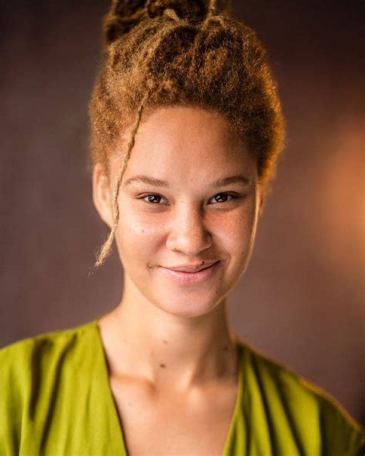 Smother : Who Is Ayoola Smart? Her Ethnicity Biography Boyfriend Net Worth