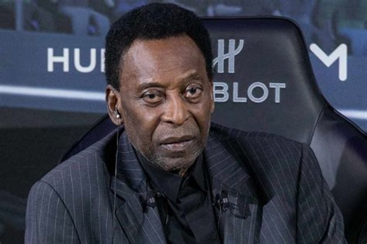 
Soccer Legend Pelé Hospitalized amid Cancer Treatment, but Daughter Says There ‘Is No Emergency’ 