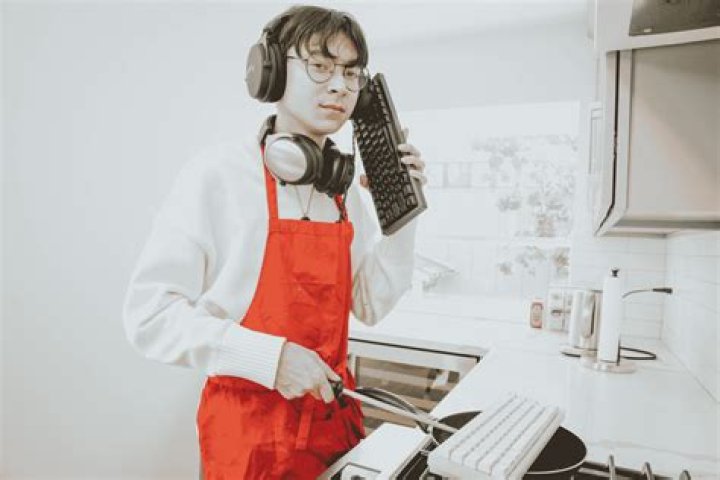 SoMo net worth, age, height, wife, girlfriend, kids, biography, wiki