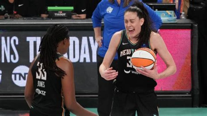 Stephanie Collier Height, Weight, Net Worth, Age, Birthday, Wikipedia, Who, Instagram, Biography