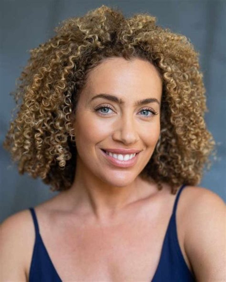 Stephanie Siadatan Height, Weight, Net Worth, Age, Birthday, Wikipedia, Who, Nationality, Biography