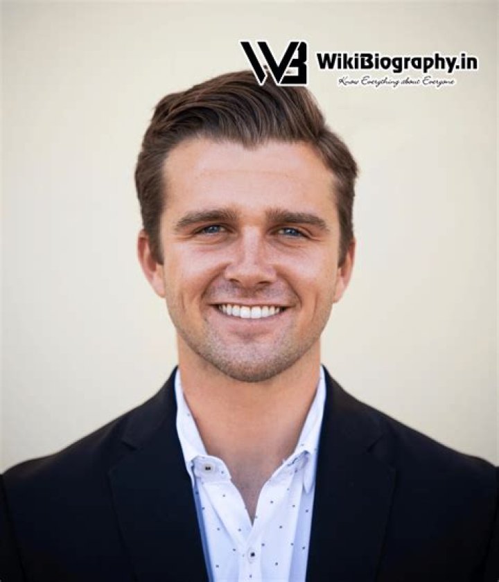 Stephen Root Biography, Age, Education, Height, Family, Wife, Net Worth, Actor, Movies, TV Shows,