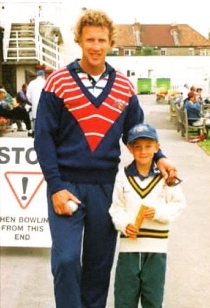 Stuart Broad Bio, Net Worth, Wife, Age, Facts, Career, Parents, Wiki