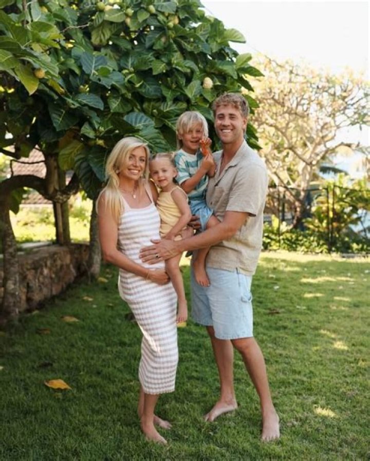 The Beeston Family Youtube, Net Worth, House, Twins, Age, Instagram, TikTok, Job