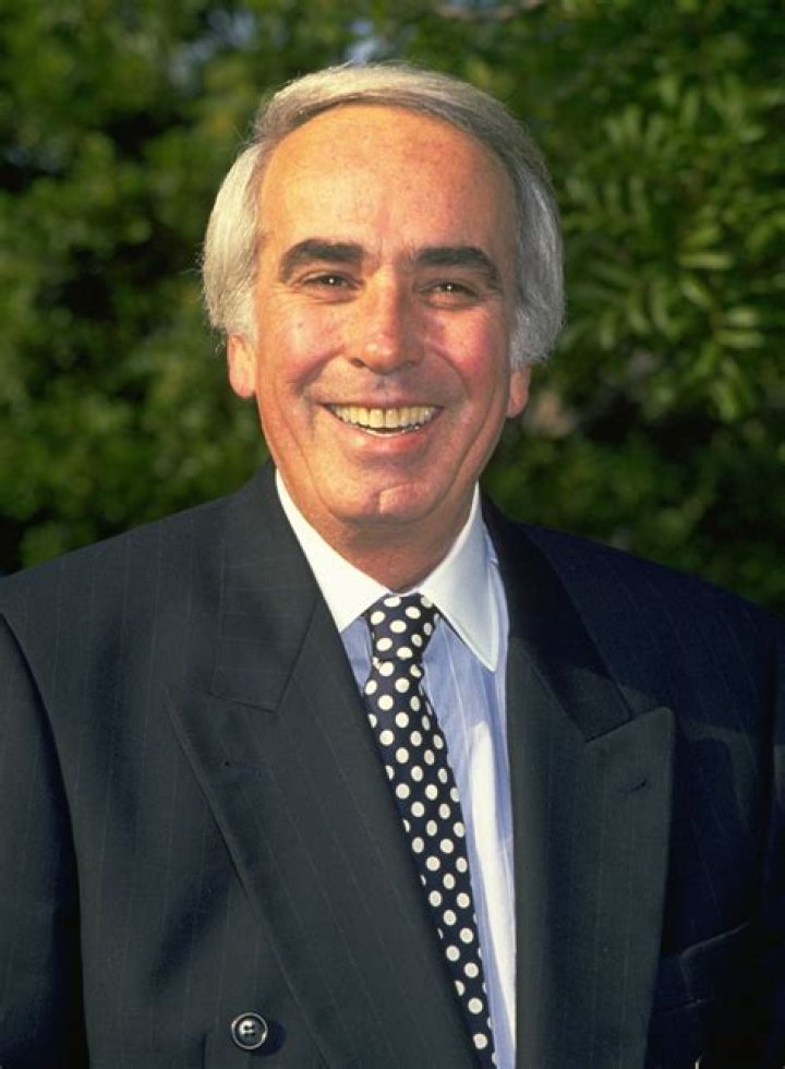 Tom Snyder Net Worth