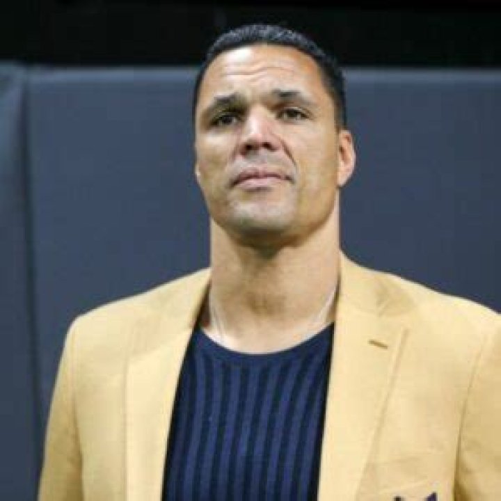 Tony Gonzalez- Wiki, Age, Height, Net Worth, Wife, Ethnicity