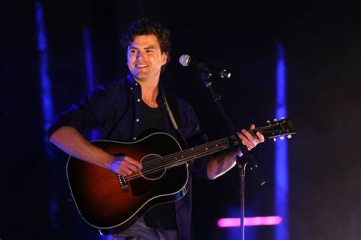 Vance Joy details of his net worth along with his new song bio and tickets