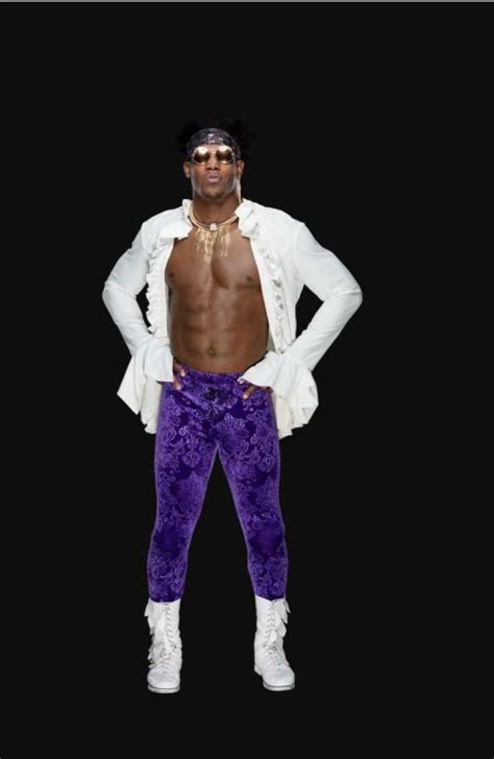 
Velveteen Dream Height, Weight, Net Worth, Age, Birthday, Wikipedia, Who, Nationality, Biography 