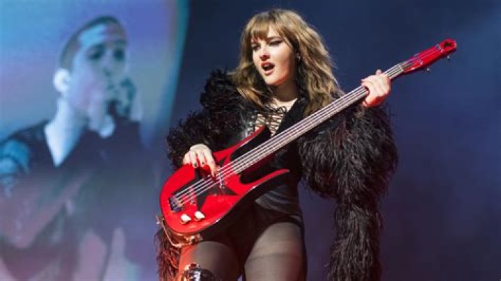 Victoria De Angelis Wikipedia : Details To Know About The Singer