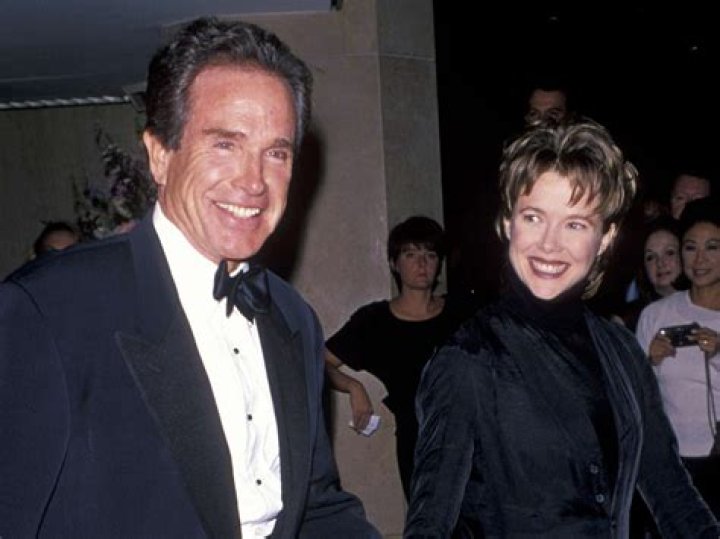 Warren Beatty: Wife, net worth, tattoos, smoking & body facts