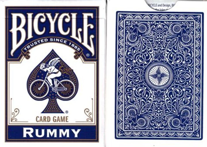 What font does bicycle playing cards use