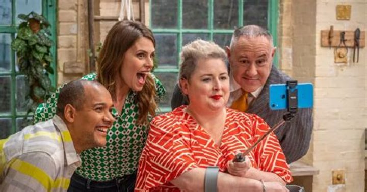 What Happened To Siobhán McSweeney Teeth And Leg? Were They Broken In An Accident