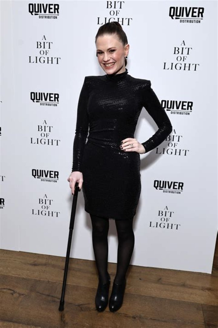 What Illness Does Victoria Newman From Y&R Have? Her Leg Injury, Why is She Using A Cane?