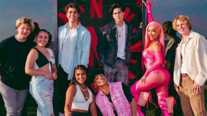 
What part of Seattle is Vinnie Hacker from? Why is Vinnie Hacker so popular? Is Vinnie Hacker still in Hype House? 