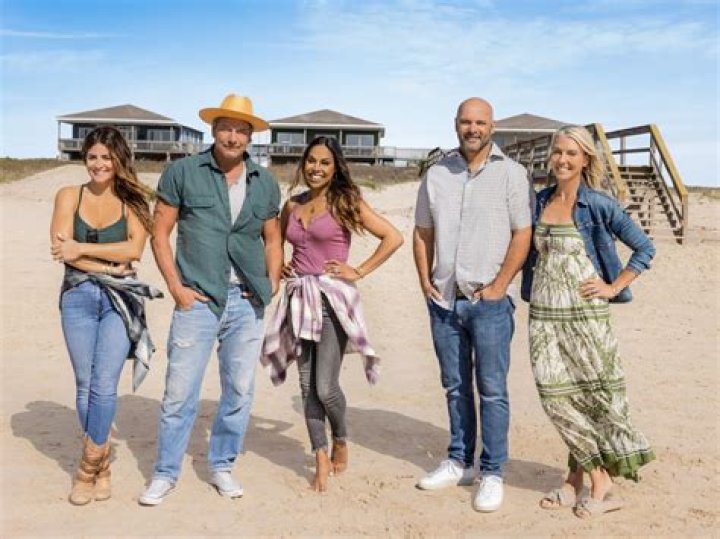 Who Are Alison Victoria Parents? HGTV Battle on the Beach Star Grew Up In A Greek Household