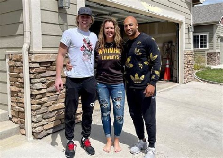 Who are Austin Ekelers Parents? Austin Ekeler Biography, Parents Name and More