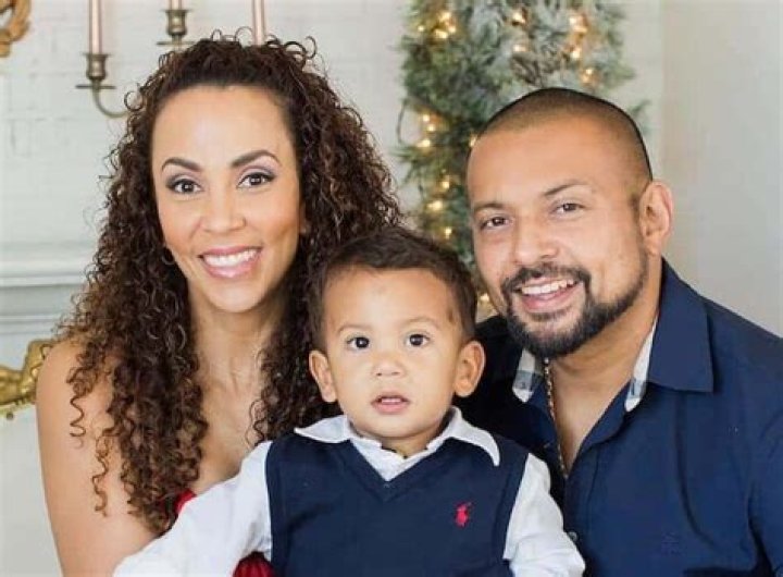 Who Is Ahmed Fareed Wife Cathleen? An In-Depth Look At The Personal Life of An American Television Host