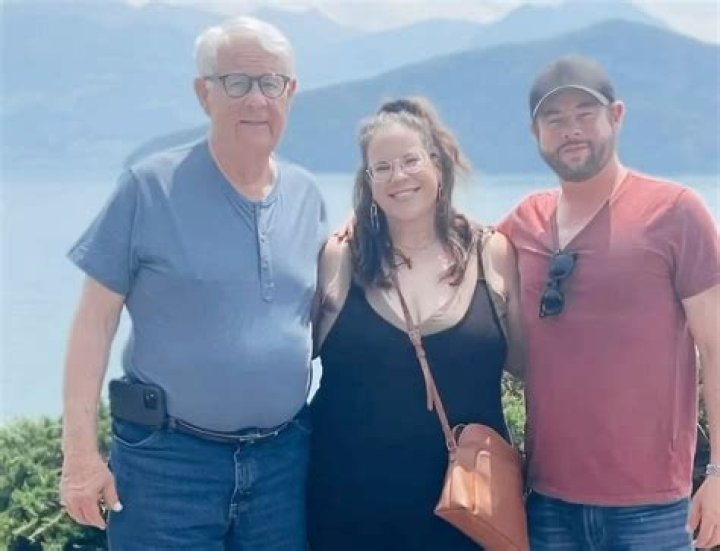 
Who Is Hunter Thore Whitney Thore Brother? Half Sister Angie And Family 