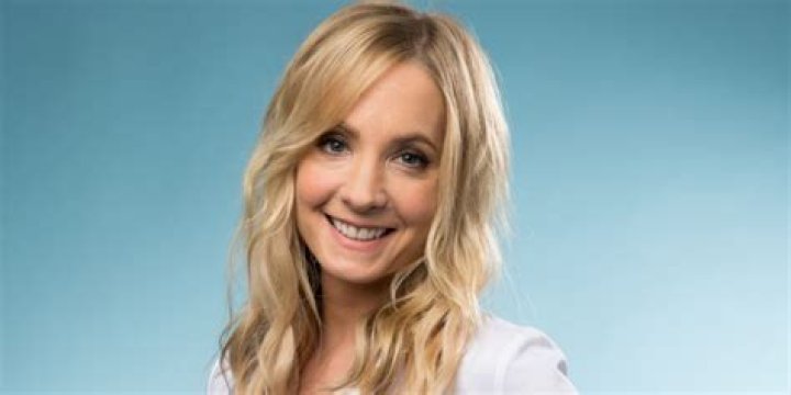 
Who is Joanne Froggatt? Wiki Bio, husband James Cannon, body, sister 