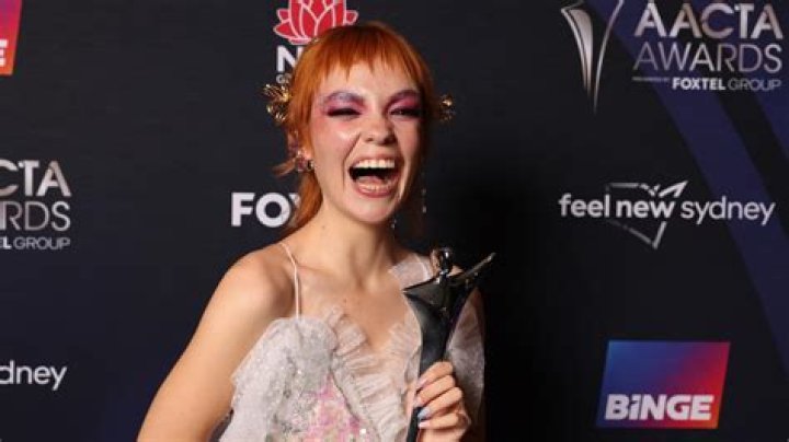 
Who Plays Quinni In Heartbreak High? Actress Chloe Hayden Age, Family & Net Worth 