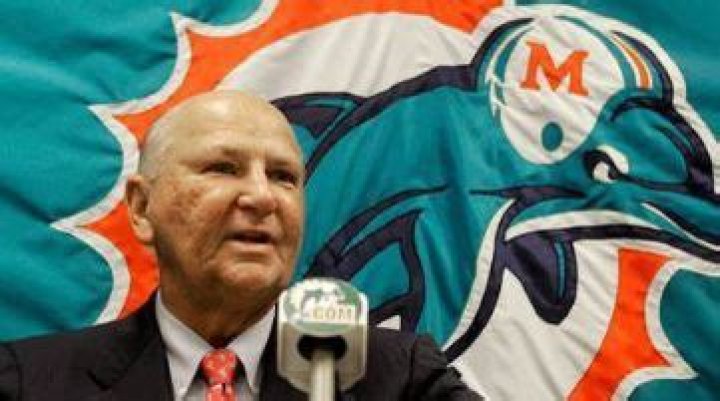 Who was Harry Wayne Huizenga?